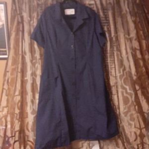 Vintage dress with button and front pockets